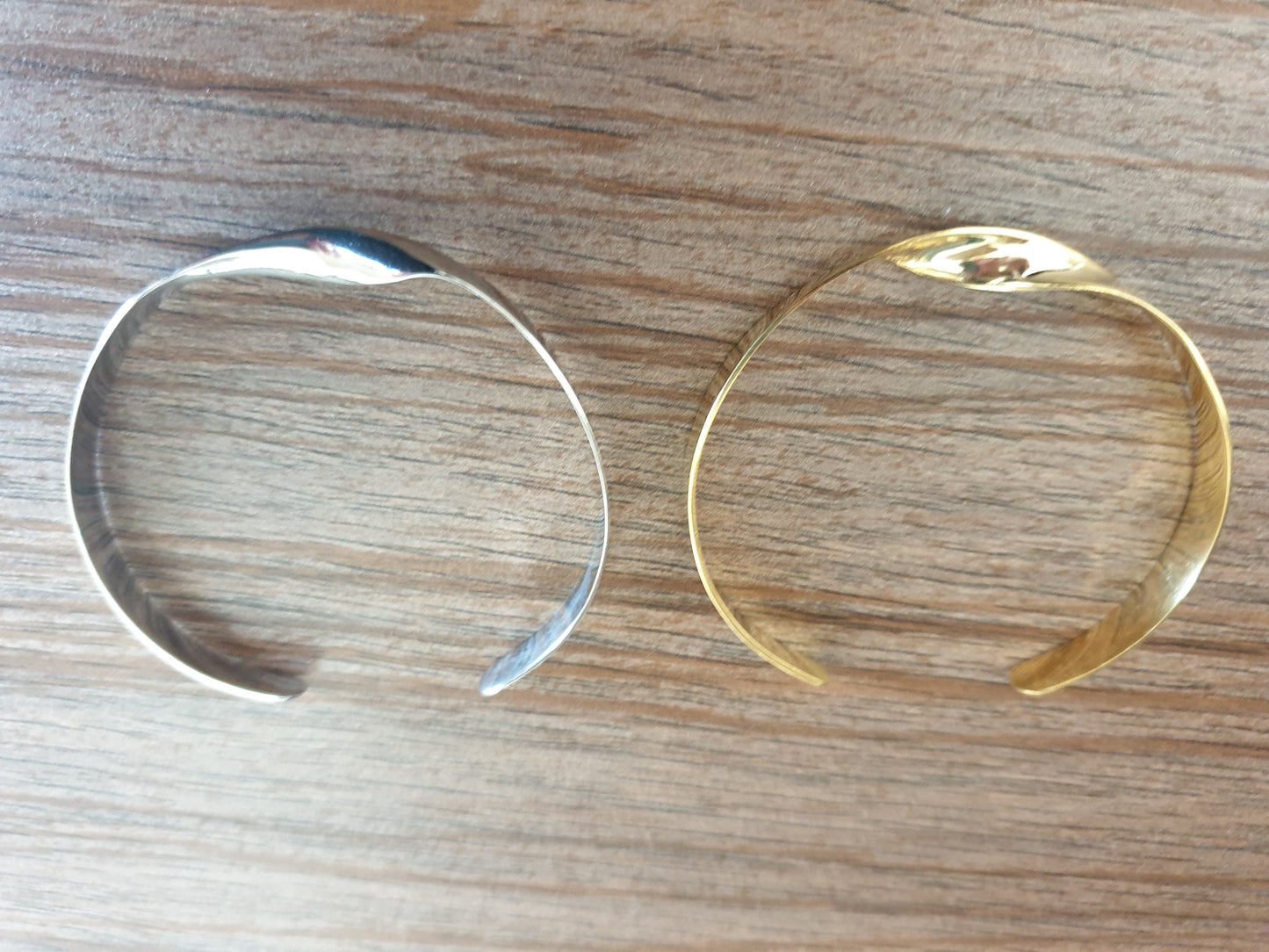 Zoe Slim Bangle